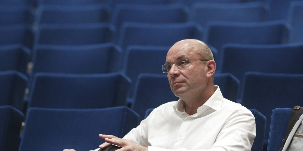 București: Gold FM, postul lui Cozmin Gușă, scapă de închidere. Decizia CNA, suspendată