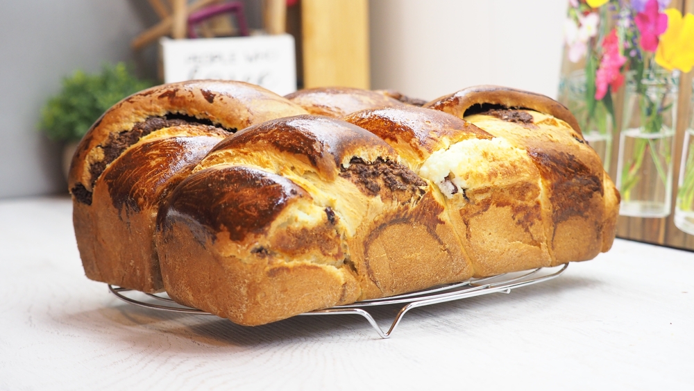 Cozonac rapid, fără frământare: Nucă și cacao, rețeta secretă de la bunici!