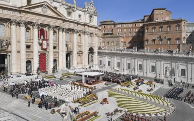 Televiziunea Română a transmis, în noaptea de sâmbătă spre duminică, solemnă Vigiliu Pascală din bazilica Sfântul Petru din Cetatea Vaticanului, eveniment prezidat de Papa Leon al XIV-lea