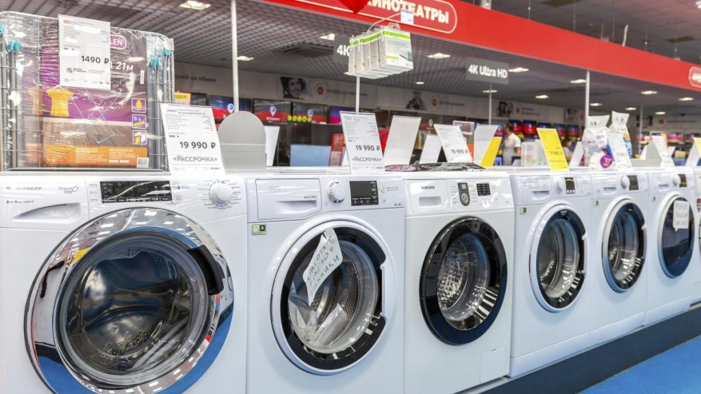 Frigidere șI aspiratoare, „cozi” la importuri în Rusia. Războiul din Iran, vinovat