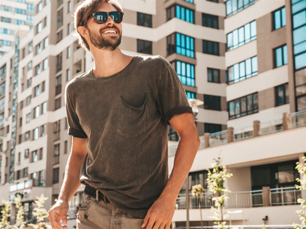 Află cum asortezi tricourile bărbați: Ținute casual, stil garantat