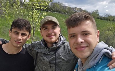 În Vinerea Mare, gest de suflet la Galați: Au curățat parcul copilăriei