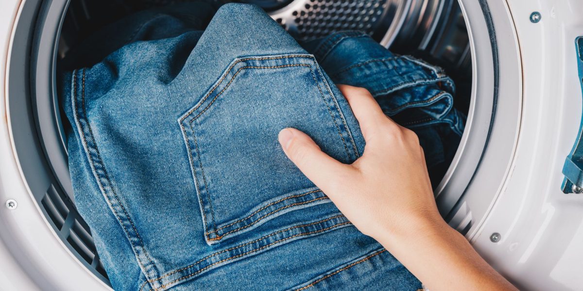 Cât de des spălăm blugii? Testul de cultură generală care te pune pe gânduri