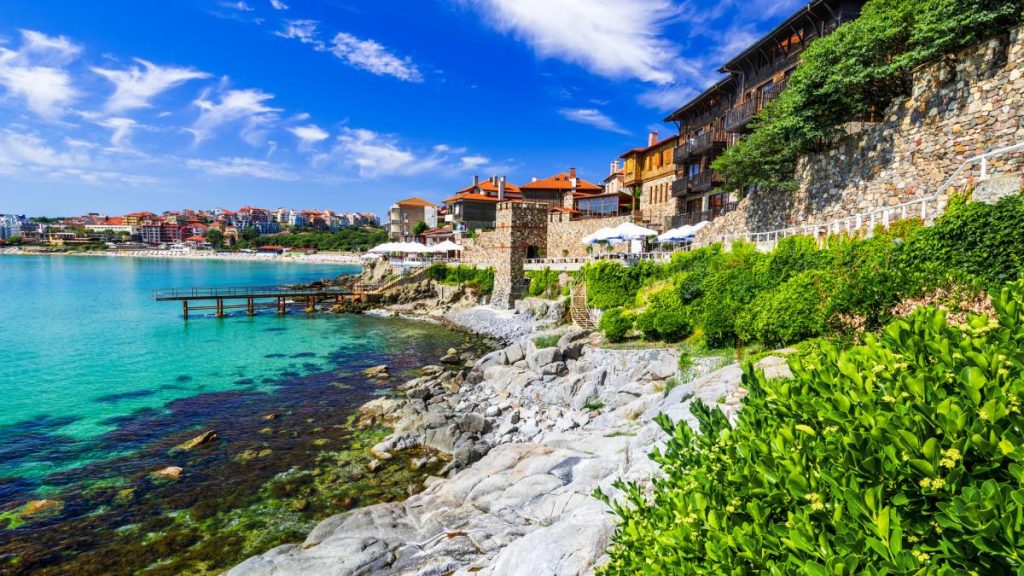 Destinația-minune: Plaje și castele ca în Amalfi, dar mult mai ieftină și aproape de România