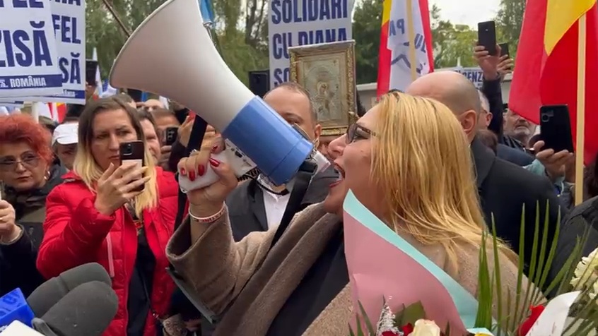 Șoșoacă, fără imunitate? Europarlamentul decide soarta senatoarei