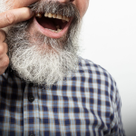 Pacientul vrea dinți noi, rapid, fără compromisuri. Așa se face