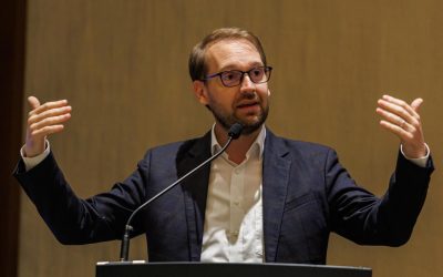 Evacuare cu scandal la Timișoara: Primarul Dominic Fritz, față în față cu un clan