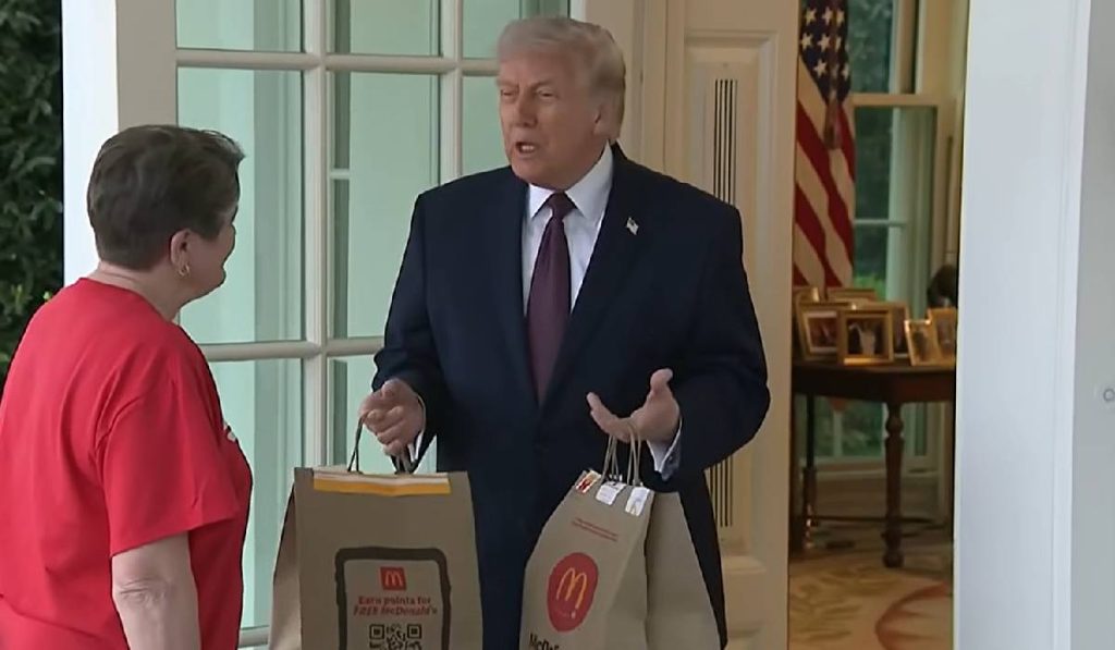 Donald Trump, „rege” la McDonald’s: Mâncare fast-food, la criza din Ormuz