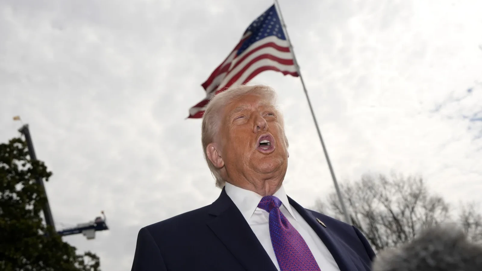 Trump, furios după eșecul cu Iran: SUA blochează Strâmtoarea Ormuz