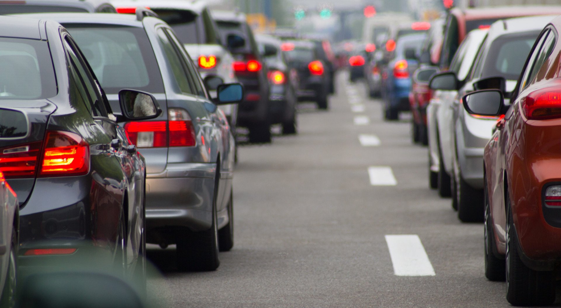 Cozi infernale pe DN1: București, blocat, și pe autostrăzi spre Pitești și Ploiești