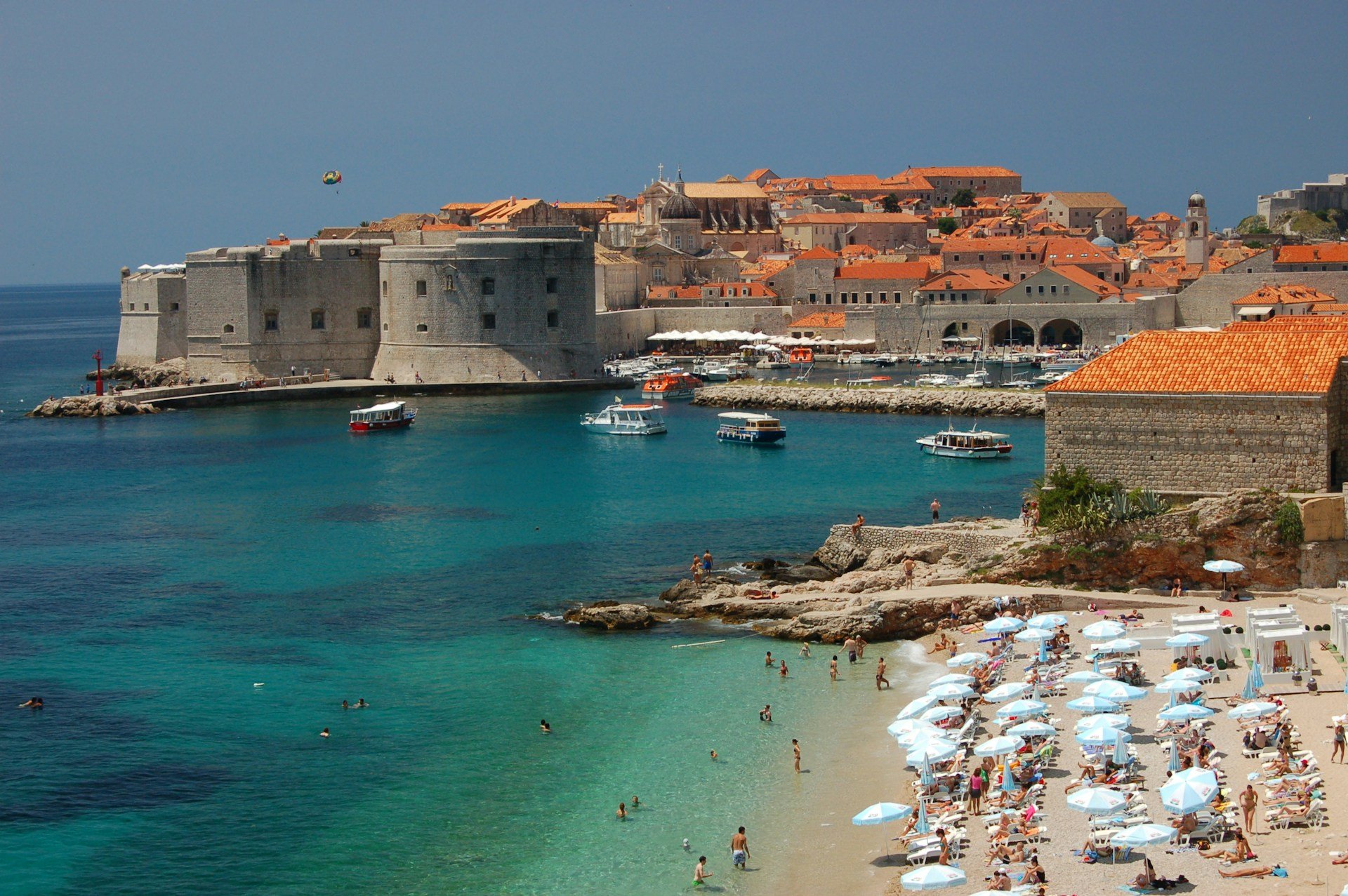 Wizz Air adaugă Dubrovnik pe lista destinațiilor din România Wizz Air introduce o nouă destinație pentru pasagerii români: Dubrovnik, Croația