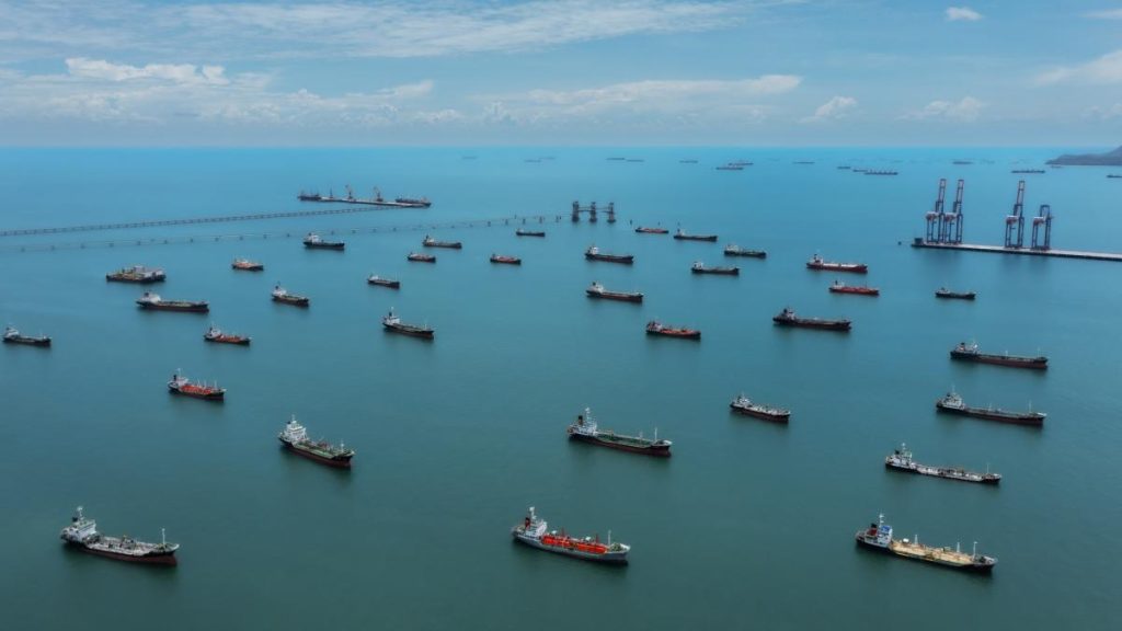 Criza e mult mai gravă: Adrian Mitroi despre „ciudățeniile” petrolului