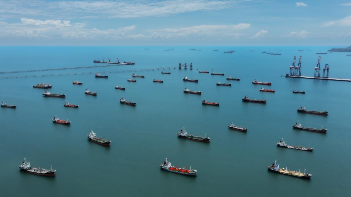 Criza e mult mai gravă: Adrian Mitroi despre „ciudățeniile” petrolului