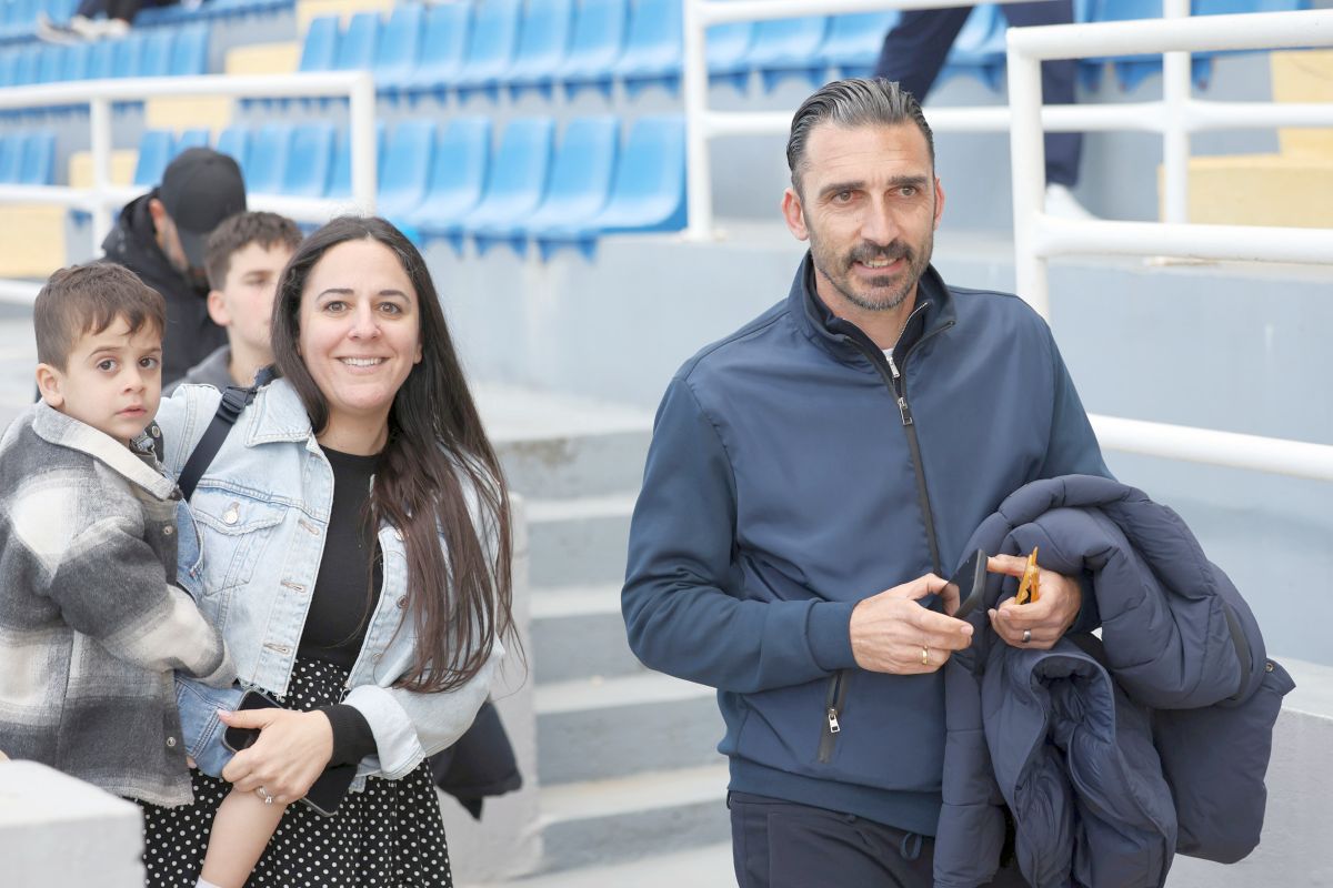 Elias Charalambous, fostul antrenor de la FCSB, a fost surprins într-una dintre ultimele sale apariții la un meci din Cipru, după ce a devenit disponibil de contract din luna martie a acestui an