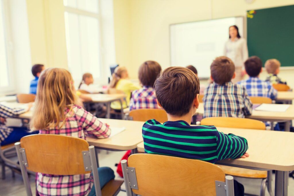 O potențială revoluție în educație se conturează: un nou proiect de lege propune o schimbare majoră în modul de repartizare a profesorilor