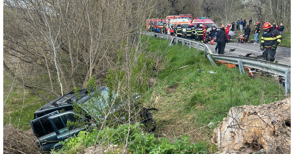 Accident ȘOC în Sibiu: Cinci persoane, inclusiv tineri, la spital