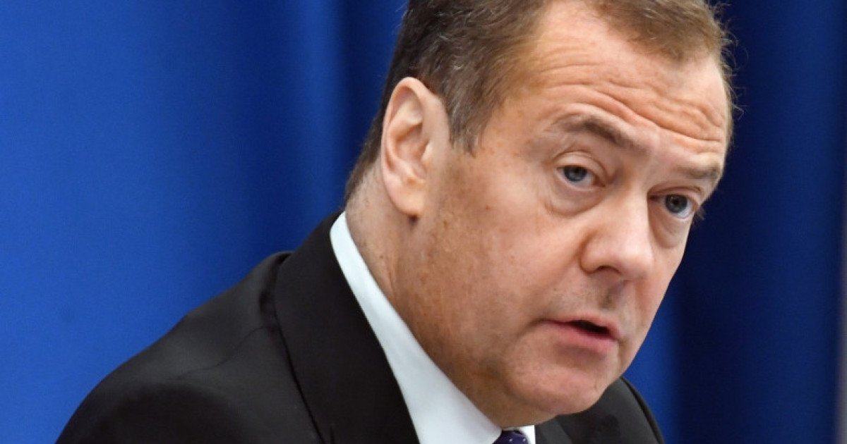 Medvedev, redactor-șef: Noile manuale școlare rusești, sub semnul întrebării