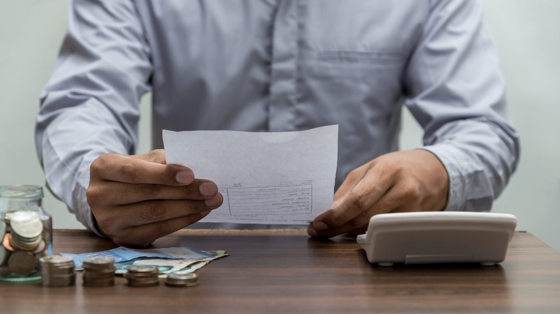 Facturi SURPRIZĂ după regularizare: De ce plătești mai mult decât credeai