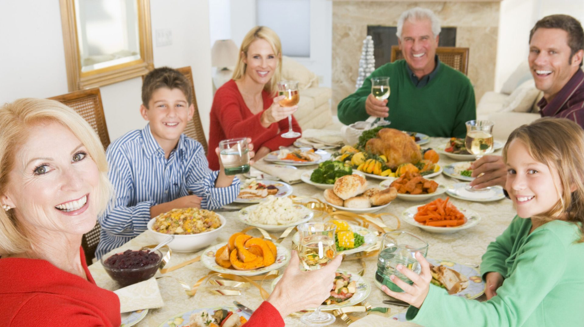 De ce Paștele Catolic și cel ortodox nu coincid în fiecare an Deși sărbătoarea Paștelui marchează Învierea lui Iisus Hristos, data acestei reînvieri diferă de fiecare dată pentru credincioșii catolici și ortodocși