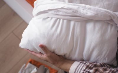 Cât de des schimbi fața de pernă? Greșeala banală care-ți pune sănătatea-n pericol