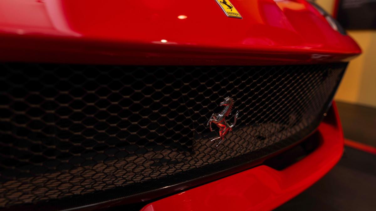Luce, primul Ferrari electric: Prețul-șoc anunțat de constructorul italian