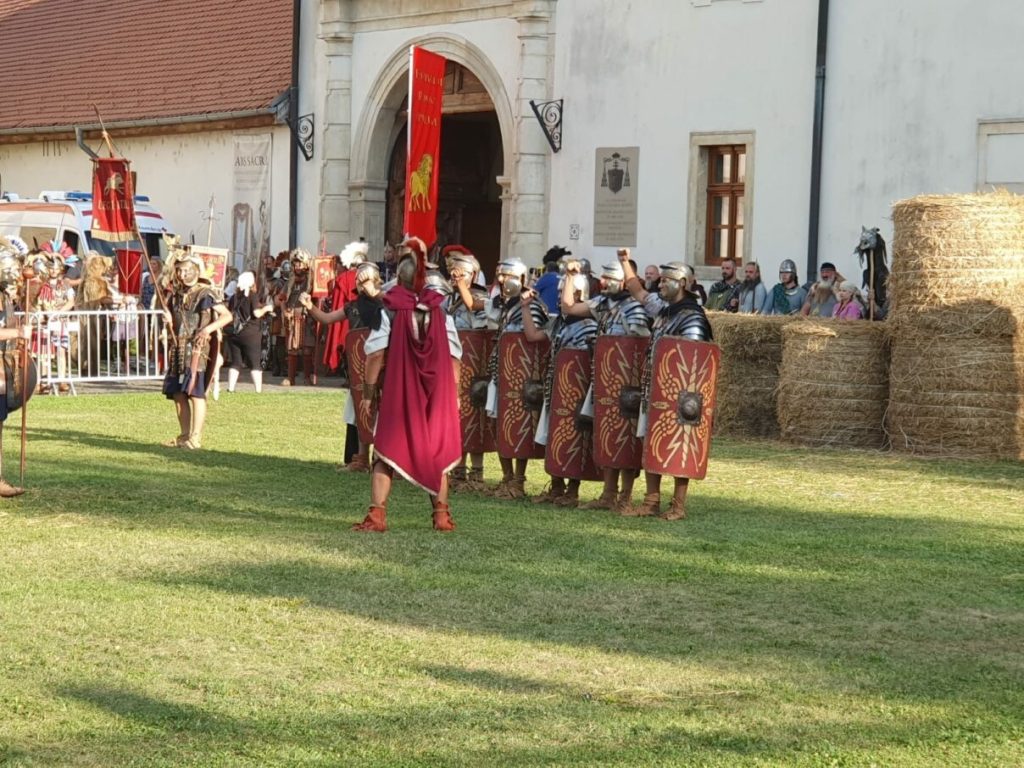 Daci, gladiatori și nimfe la Alba Iulia: Spectacol istoric în Cetatea Alba Carolina