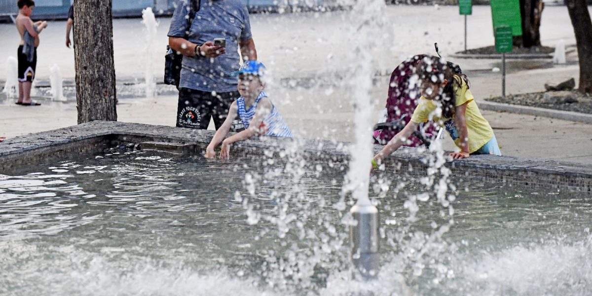 Primăria Sectorului 6 va plăti peste 74.000 de euro pentru mentenanța fântânilor arteziene, o afacere controversată în care este implicată o firmă cu un singur angajat