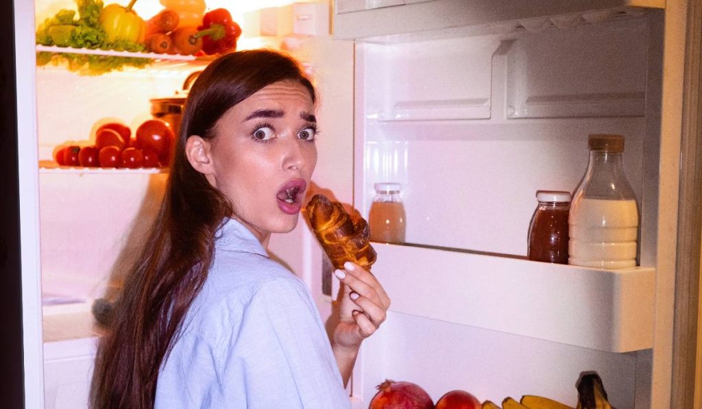 De ce foamea te „macină” după Sărbători: Excesele și hormonii
