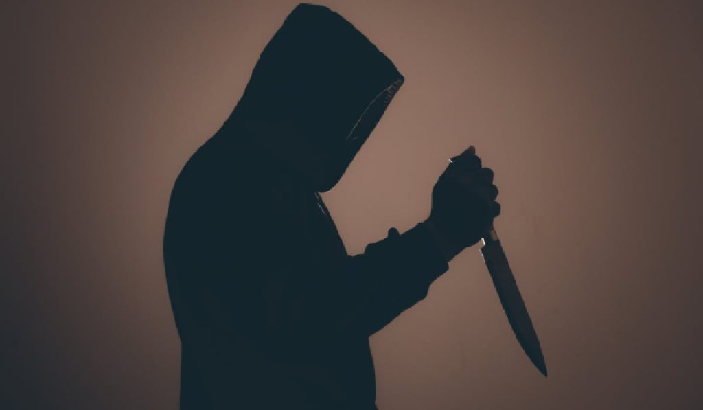 Angajată, amenințată cu cuțitul la o sală de jocuri din Galați