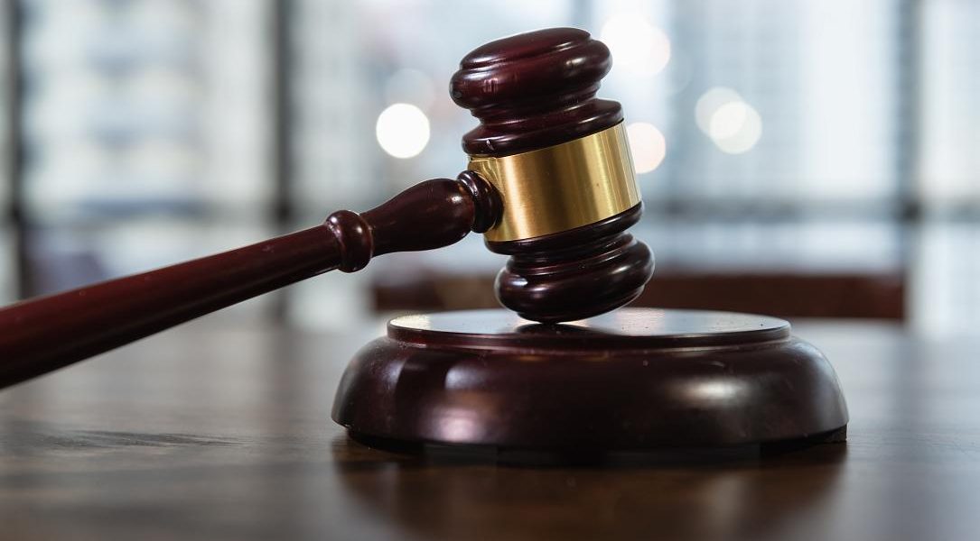 Președintele anunță referendum pentru magistrați: Justiția, pe muchie de cuțit