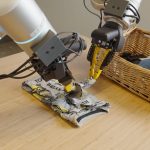 Robotul GEN-1 promite să faca ordine în casă aproape ca un om