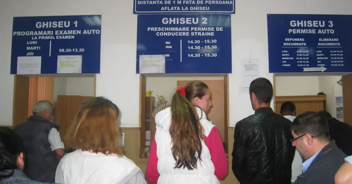 Românii, scutiți de cozi la ghișee: Statul verifică singur datele