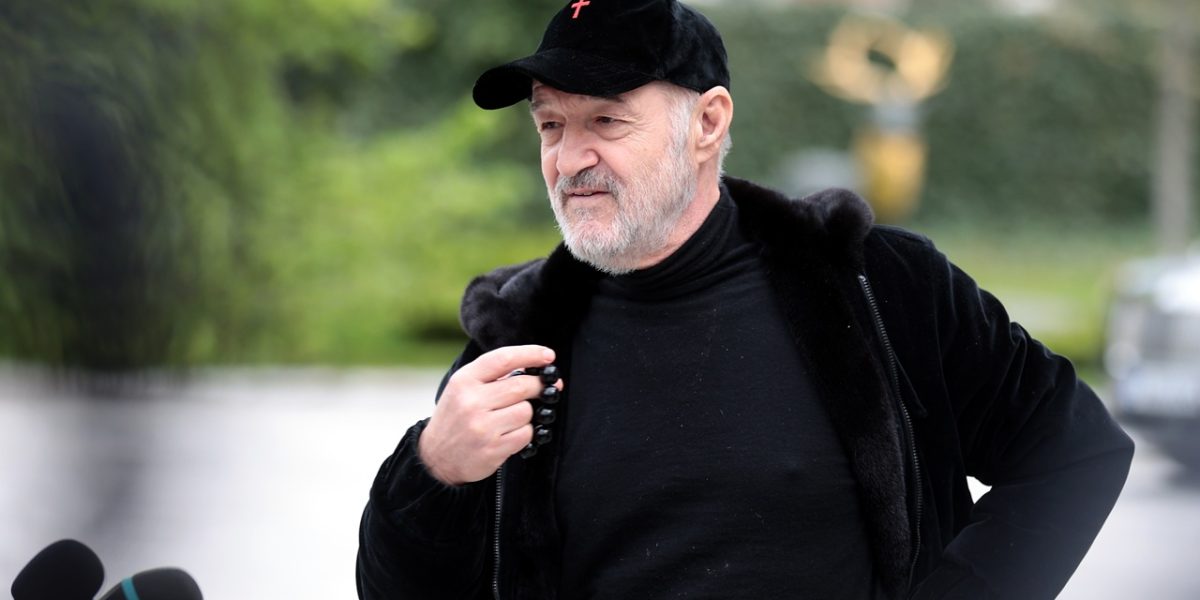 gigi-becali-a-vazut-contractul-lui-mirel-radoi-si-pregateste-o-contraoferta-record.jpg - ReactiveNews