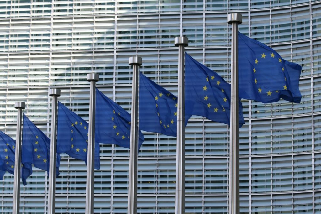 UE relaxează regulile fuziunilor, visând la „campioni europeni”