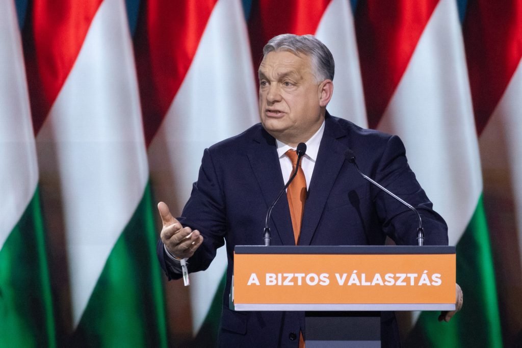 Ungaria dacă cumpără 500 de milioane de dolari în petrol american în timp ce JD Vance sprijină Orban înainte de alegeri decisive
