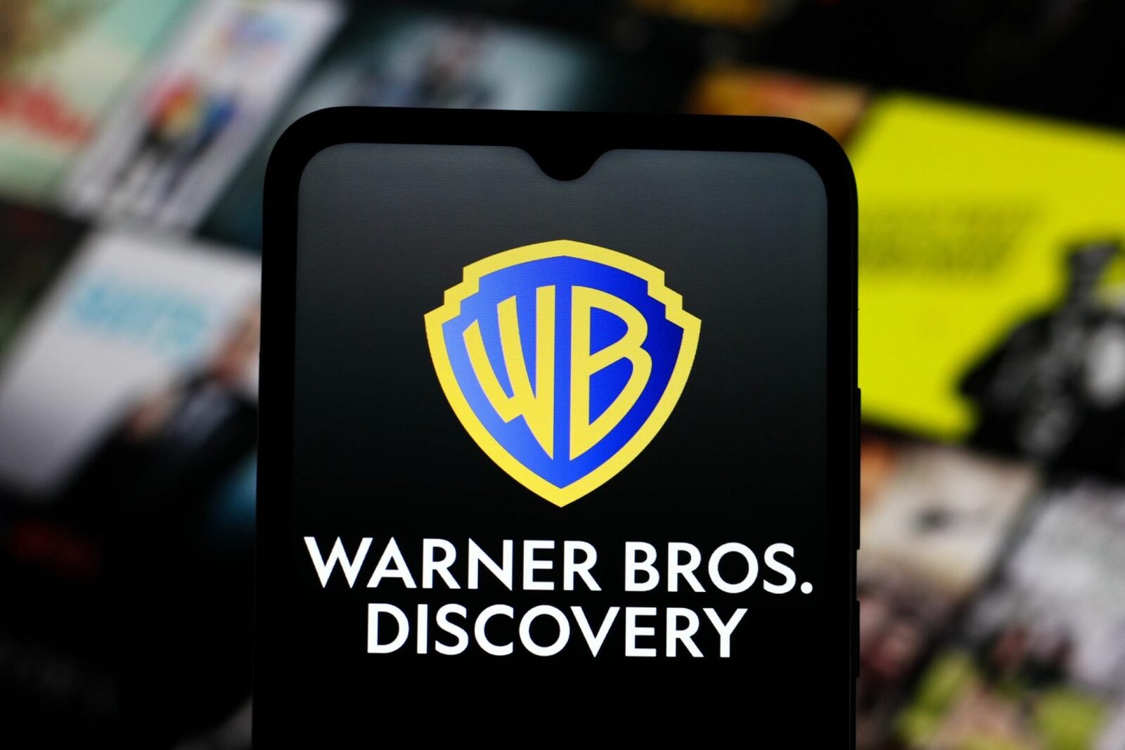 Vedete de la HOLLYWOOD, revoltă totală împotriva fuziunii PARAMOUNT–WARNER BROS
