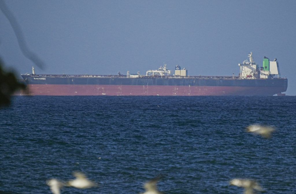 Război în Orient: Trump promite negocieri, Iranul vrea liber în Ormuz, petrolul scade