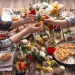 Remedii naturiste după festinul pascal: Cum repari excesele alimentare