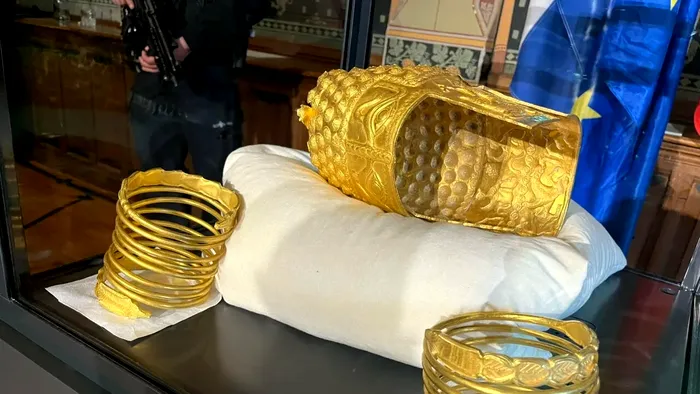 Coiful de la Coțofenești și brățări dacice, acasă: Imagini în exclusivitate