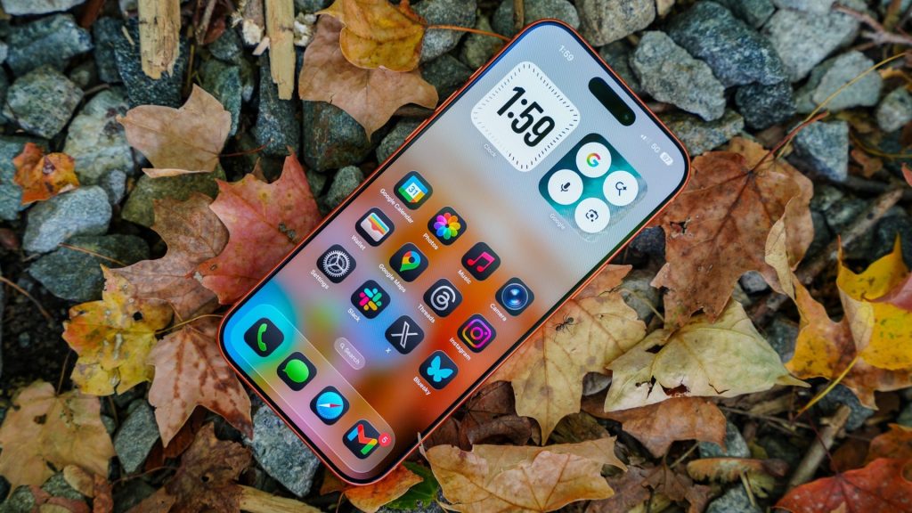 NASA a aprobat utilizarea unui iPhone 17 Pro Max pentru misiunea Artemis II, o decizie surprinzătoare care pune în lumină evoluția tehnologiei de consum în contextul explorării spațiale