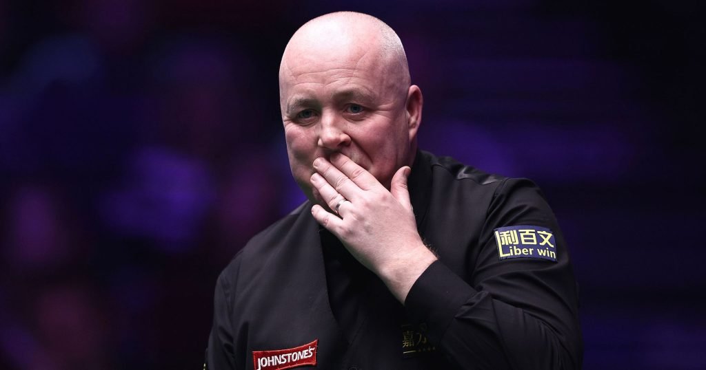 Zhao Xintong, favoritul neașteptat al Campionatului Mondial de snooker, și momentul memorabil din meciul cu Long Zehuang Într-un sezon marcat de performanțe remarcabile, Zhao Xintong domină discursul premergător Campionatului Mondial, considerat deja de unii specialiști drept marele favorit