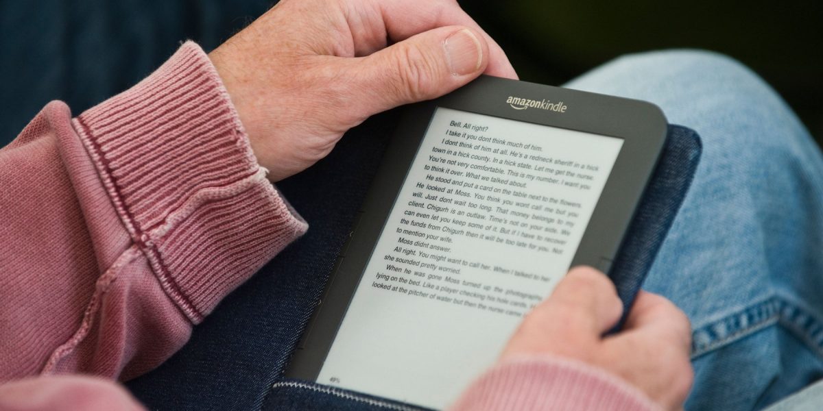 Kindle: Amazon renunță la suport pentru vechile dispozitive