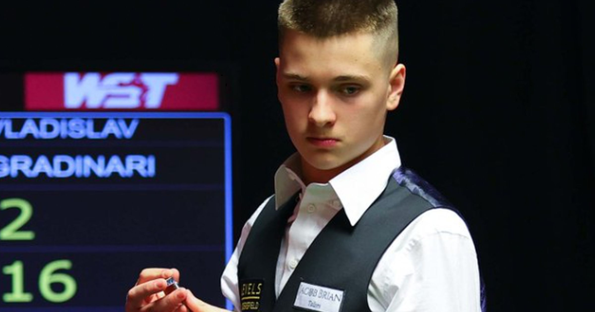 Tânărul jucător de snooker Vladislav Grădinari a reușit o performanță notabilă în calificările pentru Campionatul Mondial din 2026, învingând-o pe Reanne Evans, cea mai titrată jucătoare din istoria snookerului feminin