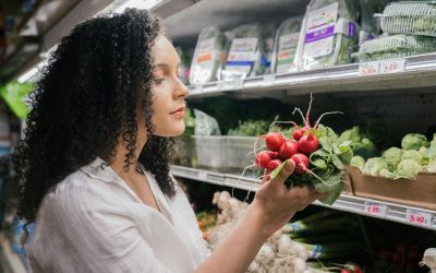 Românii, tot mai interesați să economisească la cumpărături