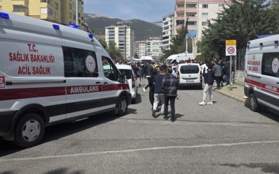 Atac sângeros într-o școală din Turcia: Zeci de victime, elevi uciși