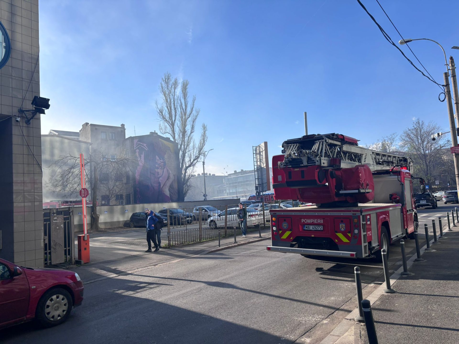 Incendiu pe Bulevardul Iancu de Hunedoara, București Un incendiu a izbucnit în această după-amiază pe Bulevardul Iancu de Hunedoara din București, fiind lichidat în urmă cu câteva ore