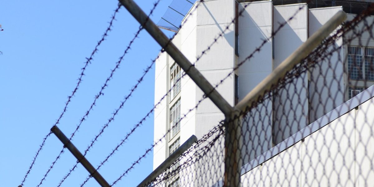 Învierea la Rahova: Slujbă pentru deținuți, cu măsuri speciale