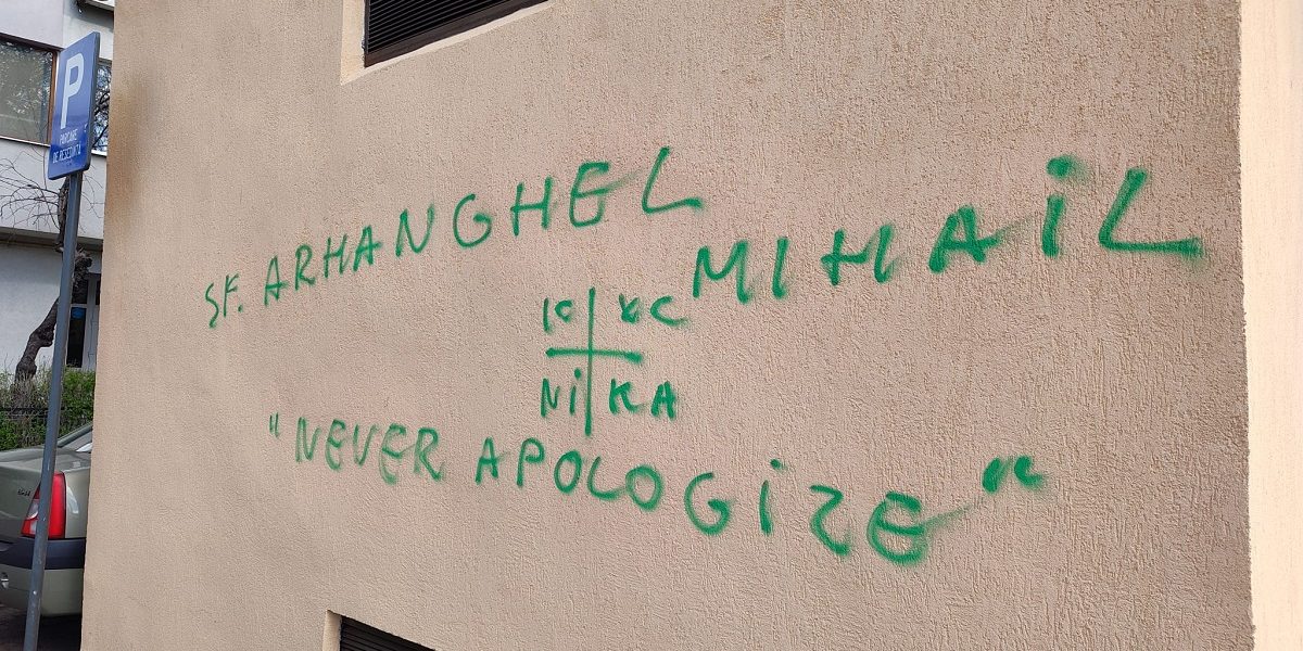 Noi mesaje neolegionare MACABRE, din nou, pe clădirile din București