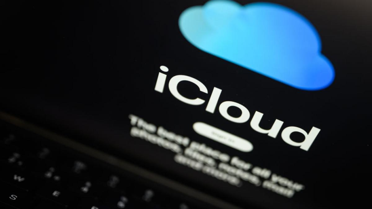 Înșelătorie iCloud: iPhone-urile țintă. Alerte false cu ștergere fotografii