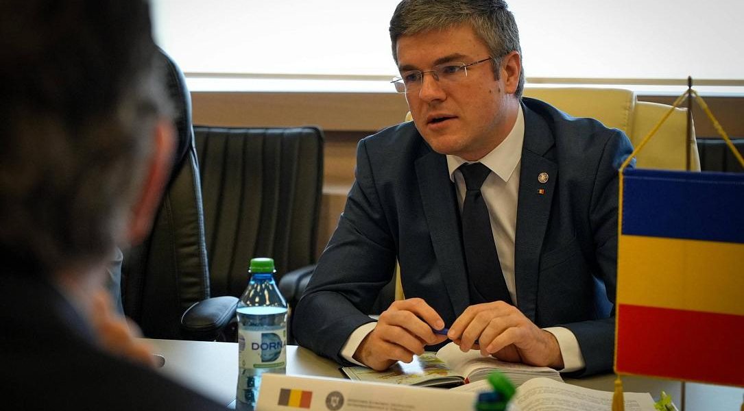 Simplificare pentru muncitorii străini: Anunțul ministrului despre noi reguli în România